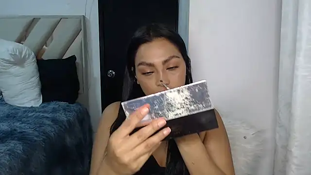 Snapshot of fairylatin222 chatting on 09-23-25, 12:24 fairylatin222 online show from 09-23-25, 12:24