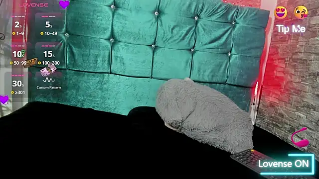 Cloee66 online show from 11-05-25, 01:11