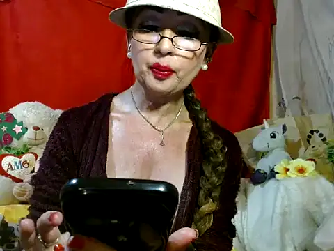 hottieperla online show from 04-20-26, 07:59