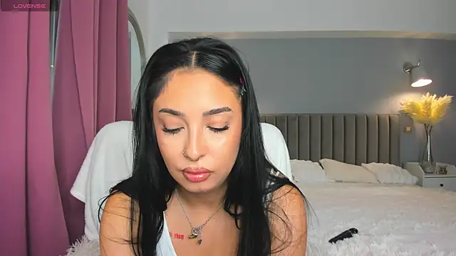 Awesome Jolie online show from 09-11-25, 05:51