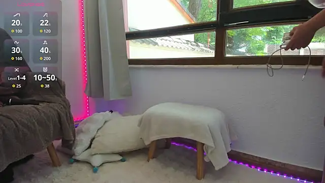 Awesome Jolie online show from 05-08-26, 09:47