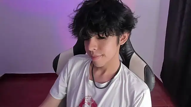 Snapshot of Alan26_ chatting on 01-18-25, 02:03 Alan26 online show from 01-18-25, 02:03