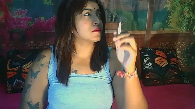 Snapshot of RoyalIndianCreamPuff chatting on 06-28-26, 07:20 RoyalIndianCreamPuff online show from 06-28-26, 07:20