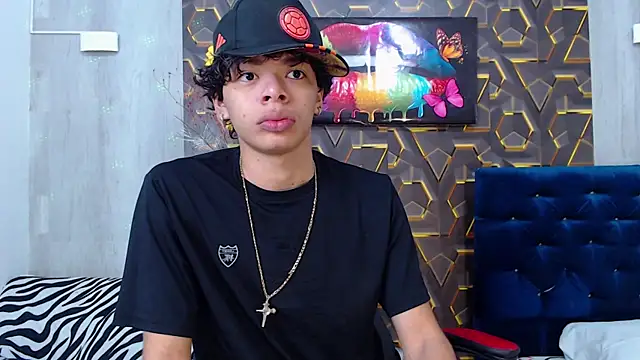 Snapshot of Harry_jhonsson chatting on 10-10-25, 01:43 Harry jhonsson online show from 10-10-25, 01:43