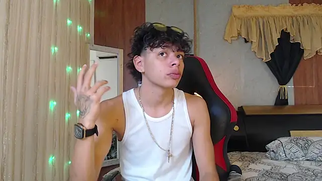 Snapshot of Harry_jhonsson chatting on 10-18-25, 05:57 Harry jhonsson online show from 10-18-25, 05:57