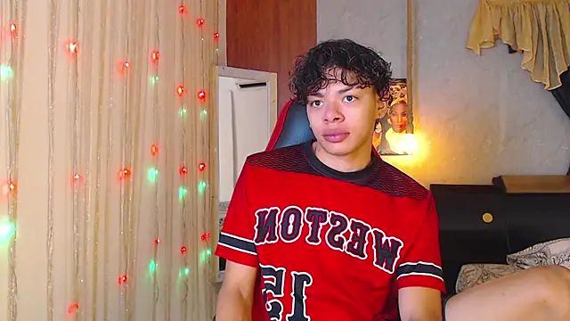 Snapshot of Harry_jhonsson chatting on 10-19-25, 04:40 Harry jhonsson online show from 10-19-25, 04:40