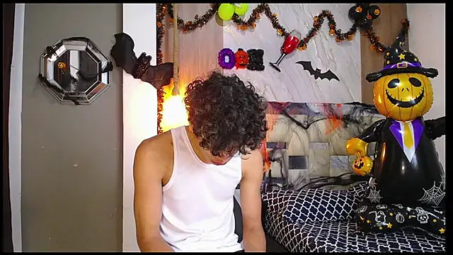 Snapshot of Harry_jhonsson chatting on 10-21-25, 02:45 Harry jhonsson online show from 10-21-25, 02:45