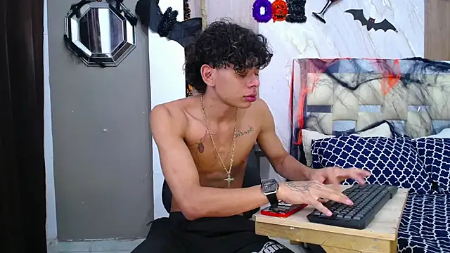 Snapshot of Harry_jhonsson chatting on 10-23-25, 07:34 Harry jhonsson online show from 10-23-25, 07:34