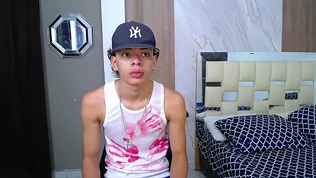 Snapshot of Harry_jhonsson chatting on 11-09-25, 09:24 Harry jhonsson online show from 11-09-25, 09:24