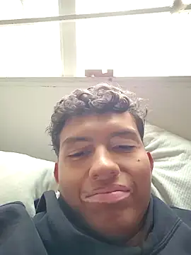 Snapshot of xrobXstax chatting on 11-15-25, 10:15 xrobXstax online show from 11-15-25, 10:15