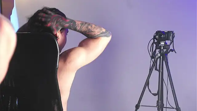 dantecoppolaa  online show from 12-23-24, 07:20