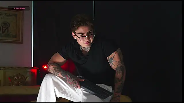 dantecoppolaa  online show from 11-08-25, 08:07