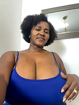 Snapshot of AliciaMiilf chatting on 11-07-25, 01:49 AliciaMiilf online show from 11-07-25, 01:49