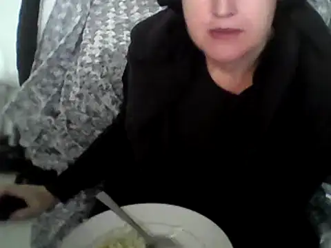 Snapshot of DragoneSFR chatting on 02-01-25, 04:00 DragoneSFR online show from 02-01-25, 04:00