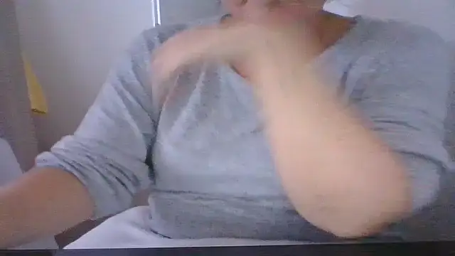 Snapshot of DragoneSFR chatting on 09-22-25, 03:47 DragoneSFR online show from 09-22-25, 03:47