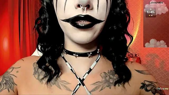 Snapshot of LeylaNoiry chatting on 10-11-25, 03:10 LeylaNoiry online show from 10-11-25, 03:10