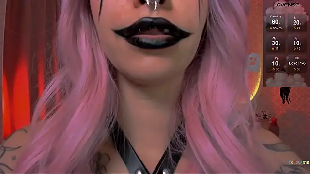 Snapshot of LeylaNoiry chatting on 10-25-25, 01:51 LeylaNoiry online show from 10-25-25, 01:51