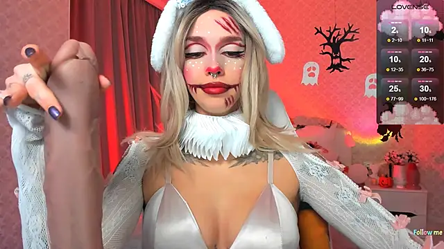 Snapshot of LeylaNoiry chatting on 10-28-25, 03:25 LeylaNoiry online show from 10-28-25, 03:25