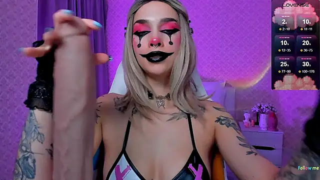 Snapshot of LeylaNoiry chatting on 11-06-25, 03:24 LeylaNoiry online show from 11-06-25, 03:24