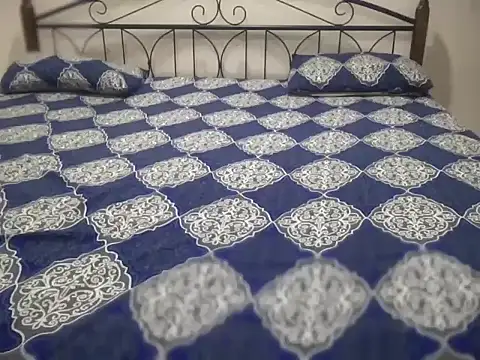 sofiaanwar22 online show from 10-29-25, 07:21