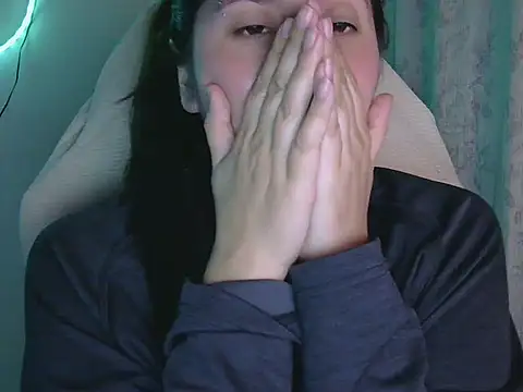 Snapshot of has_Zky chatting on 02-05-26, 04:50 has Zky online show from 02-05-26, 04:50