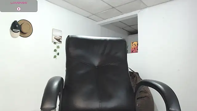 Aaronblack1  online show from 09-22-25, 01:51