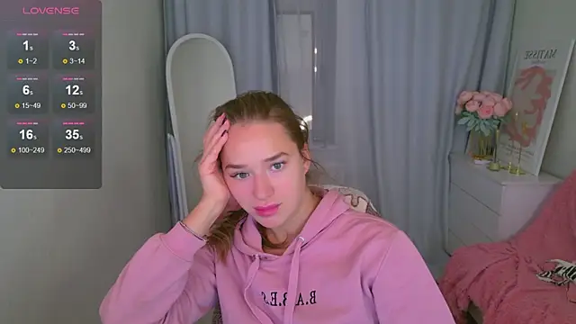 Snapshot of LovelyJessie chatting on 10-10-25, 02:05 LovelyJessie online show from 10-10-25, 02:05