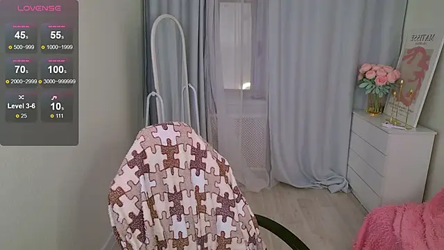 Snapshot of LovelyJessie chatting on 11-08-25, 01:55 LovelyJessie online show from 11-08-25, 01:55