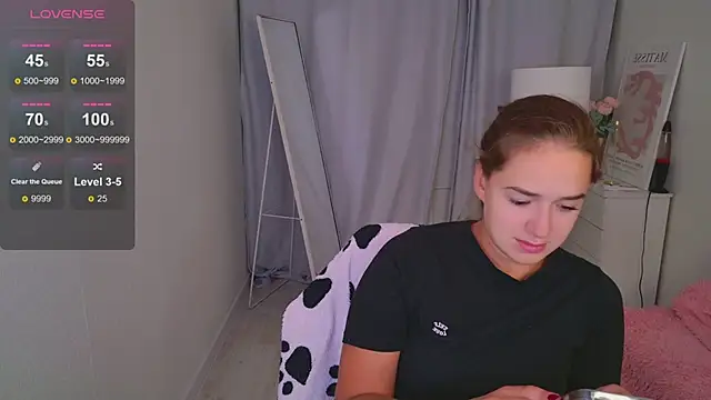 LovelyJessie online show from 04-14-26, 02:12