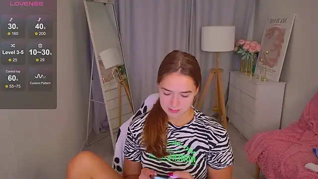 LovelyJessie online show from 05-18-26, 02:01