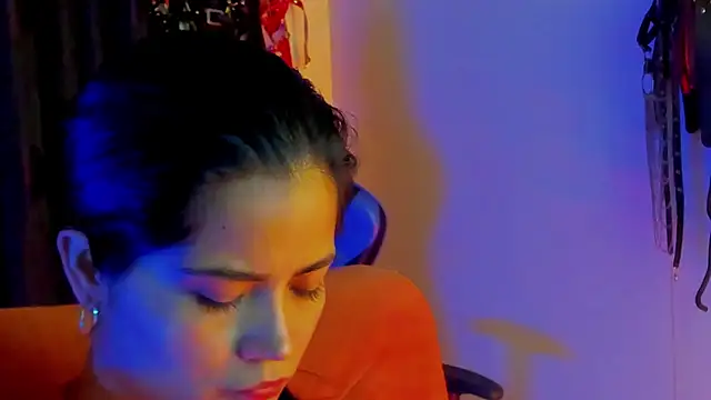 Snapshot of scarlet-kennedy98 chatting on 09-24-25, 08:45 scarlet-kennedy98 online show from 09-24-25, 08:45