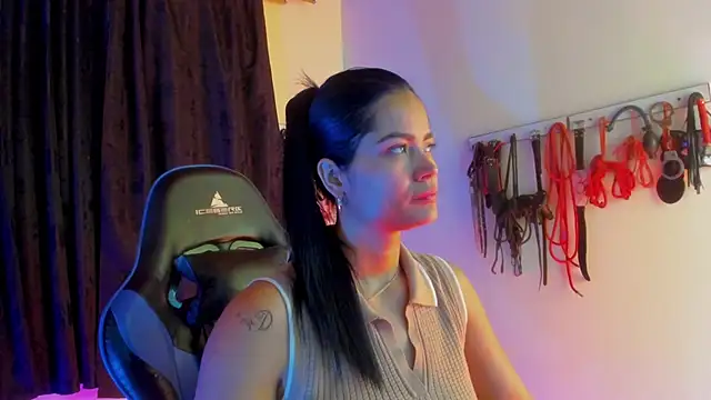 Snapshot of scarlet-kennedy98 chatting on 10-07-25, 10:51 scarlet-kennedy98 online show from 10-07-25, 10:51