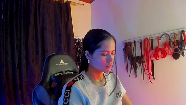 Snapshot of scarlet-kennedy98 chatting on 10-09-25, 10:08 scarlet-kennedy98 online show from 10-09-25, 10:08