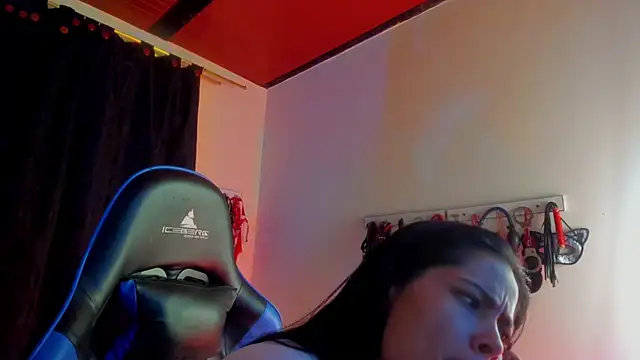 Snapshot of scarlet-kennedy98 chatting on 10-14-25, 12:11 scarlet-kennedy98 online show from 10-14-25, 12:11