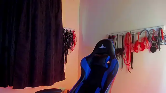 Snapshot of scarlet-kennedy98 chatting on 10-14-25, 10:10 scarlet-kennedy98 online show from 10-14-25, 10:10