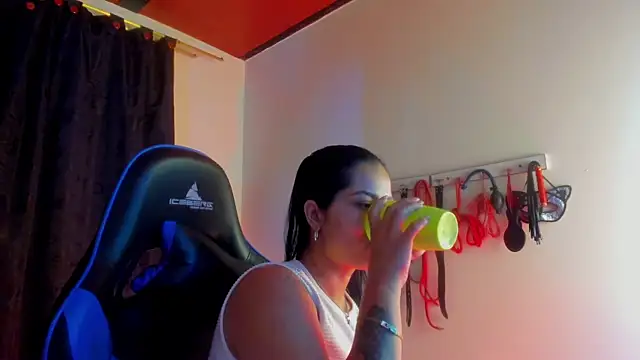 Snapshot of scarlet-kennedy98 chatting on 10-18-25, 12:02 scarlet-kennedy98 online show from 10-18-25, 12:02