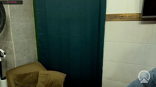 Snapshot of ericeric507 chatting on 10-11-25, 05:55 ericeric507 online show from 10-11-25, 05:55