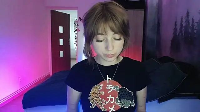LuciaYoung online show from 12-04-24, 01:09