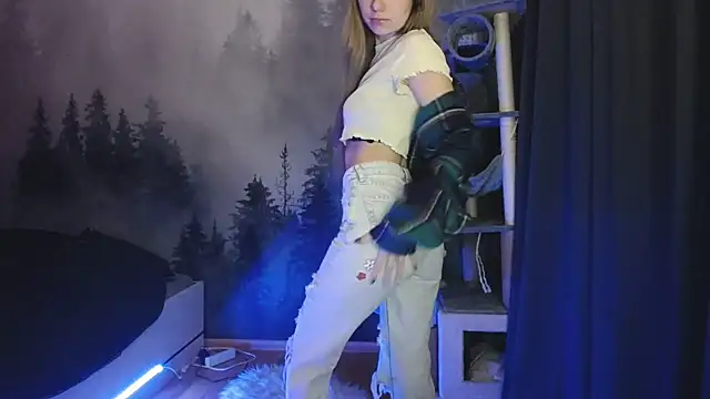 LuciaYoung online show from 12-16-24, 07:26