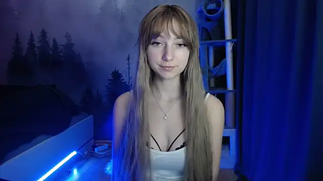 LuciaYoung online show from 12-16-24, 10:34