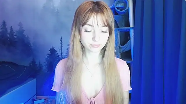 LuciaYoung online show from 01-04-25, 04:11