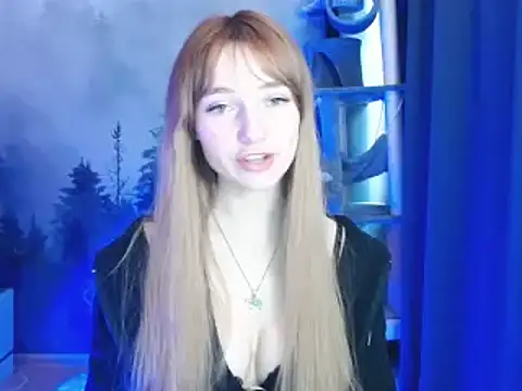 LuciaYoung online show from 01-08-25, 10:26