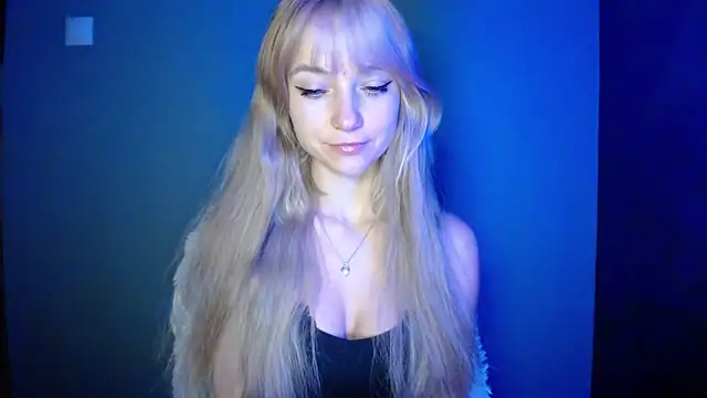 LuciaYoung online show from 10-04-25, 05:49