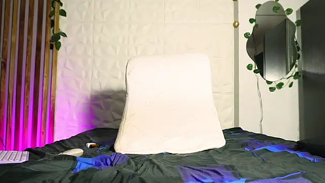 Snapshot of argiee_taylorxs2 chatting on 03-18-25, 10:15 argiee taylorxs2 online show from 03-18-25, 10:15