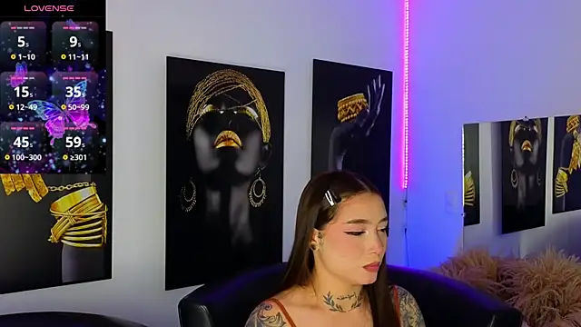  brenna hanson online show from 02-17-25, 07:42