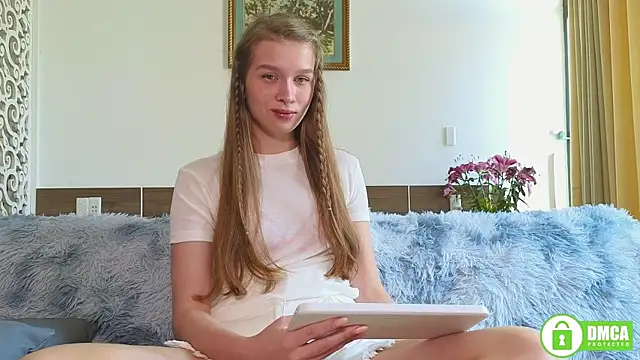 Snapshot of CutieBeauty chatting on 05-13-26, 05:38 CutieBeauty online show from 05-13-26, 05:38
