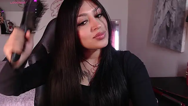 MissDennise online show from 10-23-25, 05:33