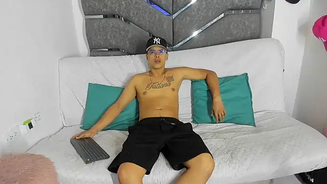 Latinos couples online show from 01-07-26, 12:46