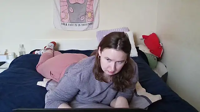 Snapshot of franceska_blue chatting on 12-20-24, 01:11 franceska blue online show from 12-20-24, 01:11