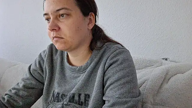 Cyndee Winter online show from 10-25-25, 02:24